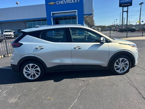 Used 2022 Chevrolet Bolt EUV LT image 5