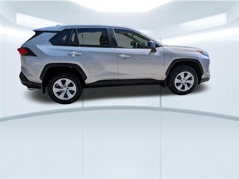 Used 2025 Toyota RAV4 LE image 20