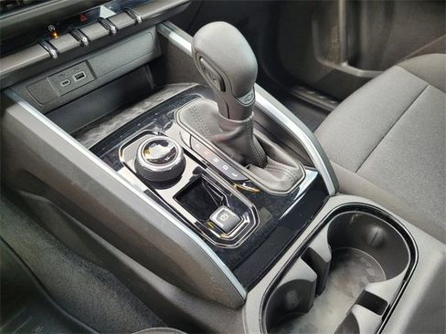 Used 2023 Chevrolet Colorado Trail Boss w/ Technology Package image 32