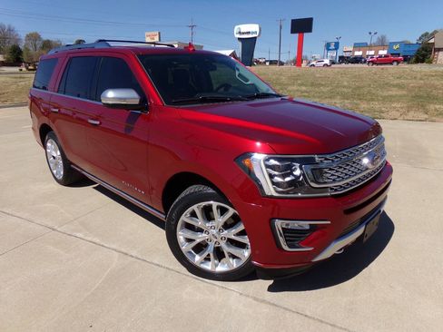 Used 2019 Ford Expedition Platinum image 3