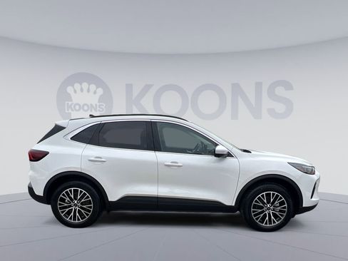 Used 2025 Ford Escape SE w/ PHEV Premium Package FWD image 8