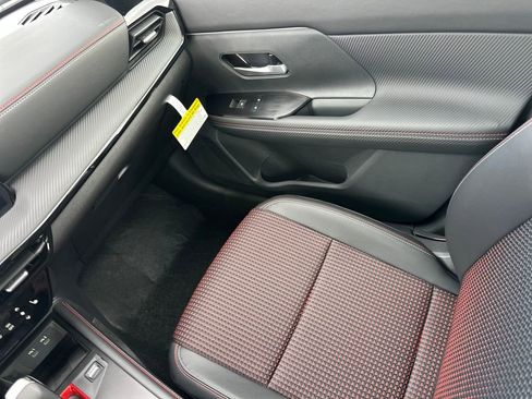 New 2026 Nissan Kicks SR w/ Illumination Package image 27