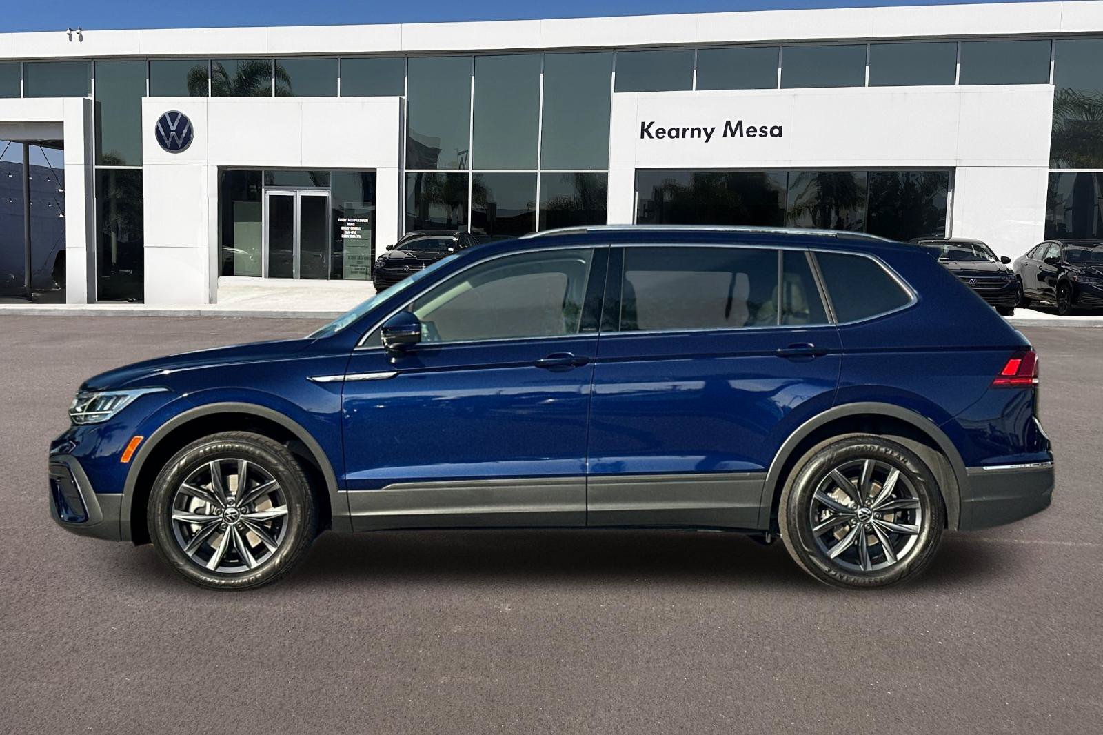 Used 2023 Volkswagen Tiguan SE FWD image 7