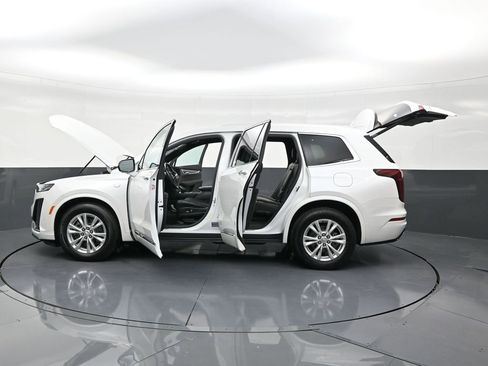 Used 2021 Cadillac XT6 Luxury image 31