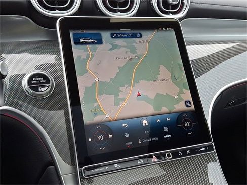 Used 2025 Mercedes-Benz GLC 300 4MATIC image 16