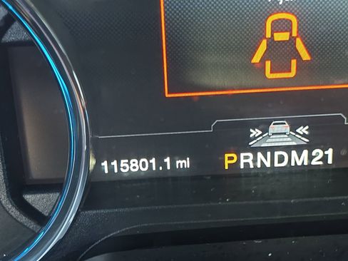 Used 2015 Ford F150 Platinum w/ Equipment Group 701A Luxury image 16