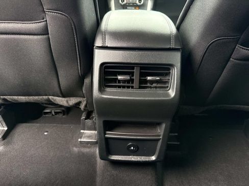Used 2024 Ford Edge SE AWD/4WD image 19