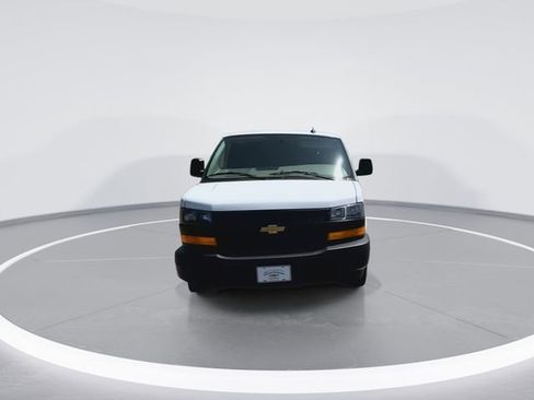 Used 2025 Chevrolet Express 2500 RWD image 4
