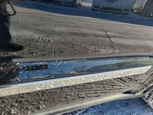 Used 2011 Jeep Grand Cherokee Laredo image 29