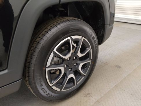 Used 2024 Jeep Compass Trailhawk AWD/4WD image 31