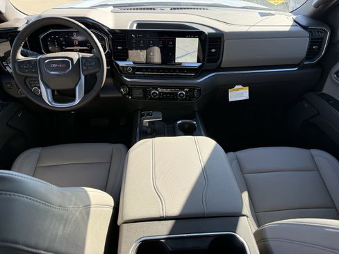 New 2026 GMC Sierra 1500 SLT image 10