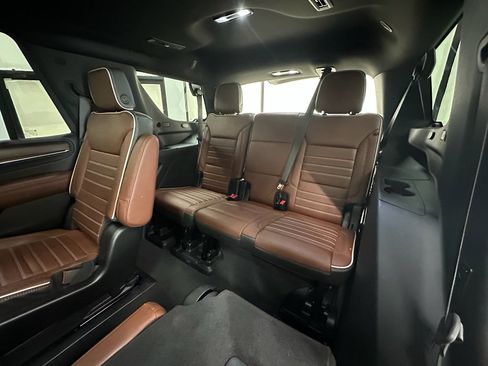 Used 2023 GMC Yukon Denali Ultimate image 25