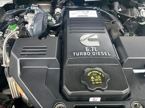 Used 2024 RAM 2500 Tradesman w/ Chrome Appearance Group image 31