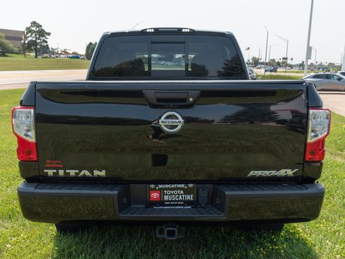 Used 2019 Nissan Titan PRO-4X AWD/4WD image 18