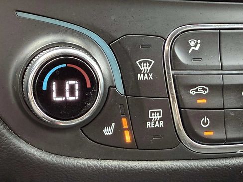 Used 2021 Chevrolet Equinox LT AWD/4WD image 35