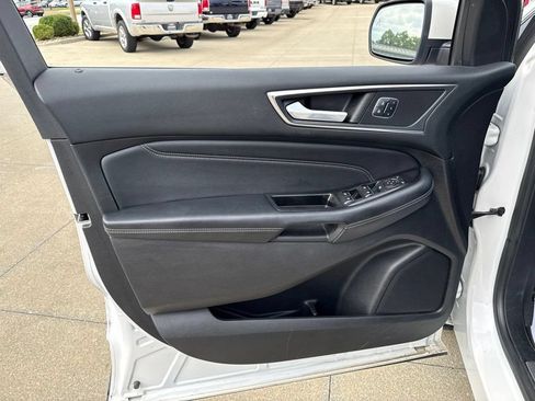 Used 2017 Ford Edge Titanium w/ Equipment Group 301A AWD/4WD image 24