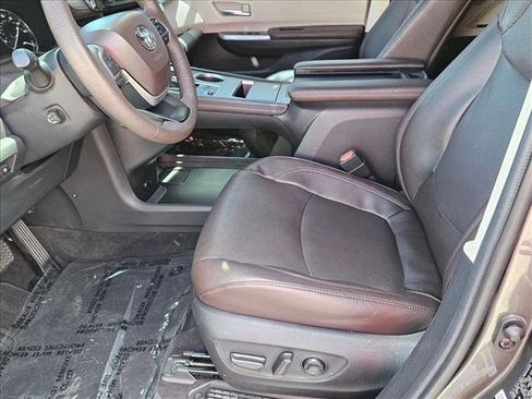 Used 2024 Toyota Sienna Platinum FWD image 15