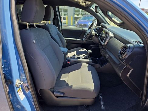 Used 2019 Toyota Tacoma TRD Off-Road image 17