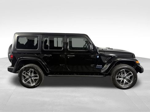Used 2024 Jeep Wrangler Unlimited w/ Convenience Group AWD/4WD image 7
