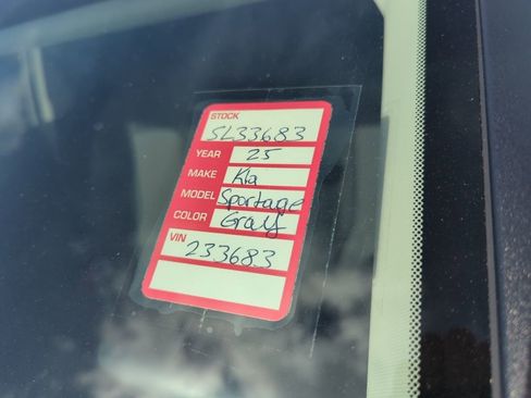 Certified 2025 Kia Sportage LX image 6