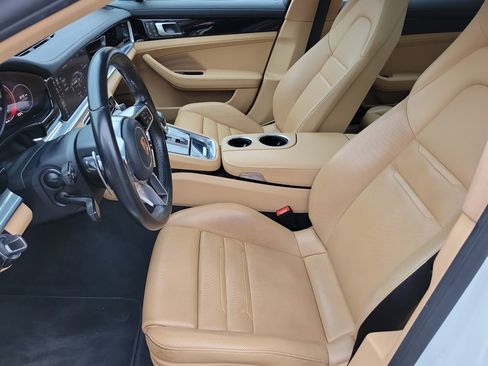 Used 2018 Porsche Panamera image 9