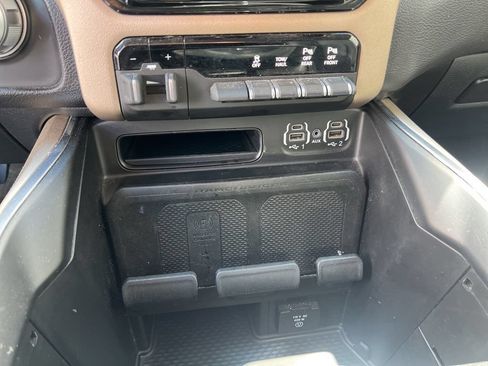 Used 2022 RAM 1500 Laramie AWD/4WD image 19