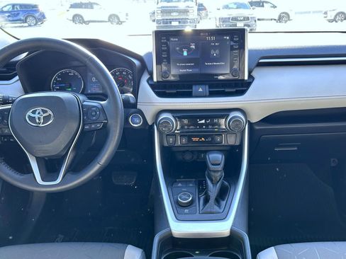 Used 2020 Toyota RAV4 XLE image 13