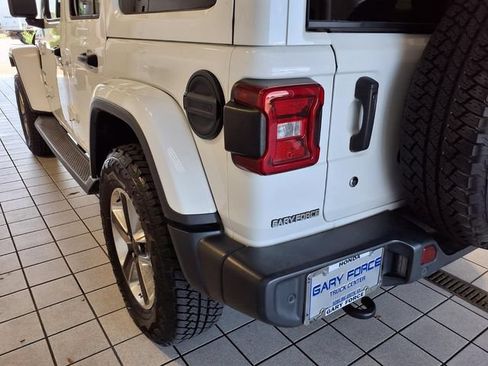 Used 2019 Jeep Wrangler Unlimited Sahara AWD/4WD image 23
