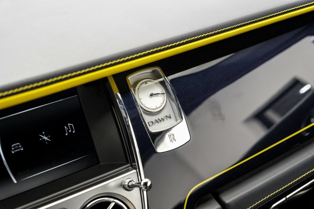 Used 2021 Rolls-Royce Dawn RWD image 30