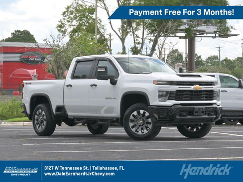 Used 2025 Chevrolet Silverado 2500 Custom w/ Custom Value Package AWD/4WD image 1