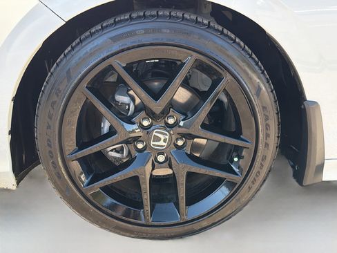 Used 2025 Honda Civic Sport image 39