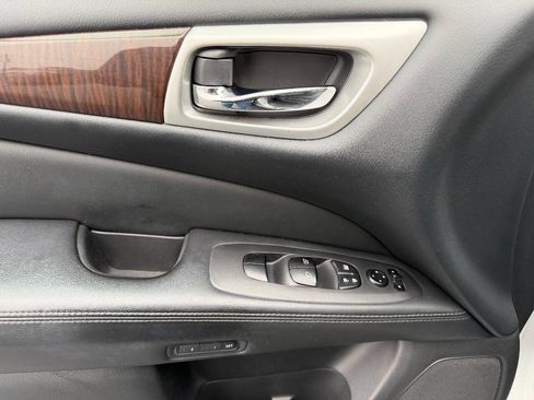 Used 2014 Nissan Pathfinder Platinum w/ Platinum Premium Package image 11