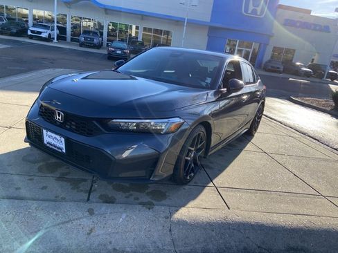 Used 2025 Honda Civic Sport image 4