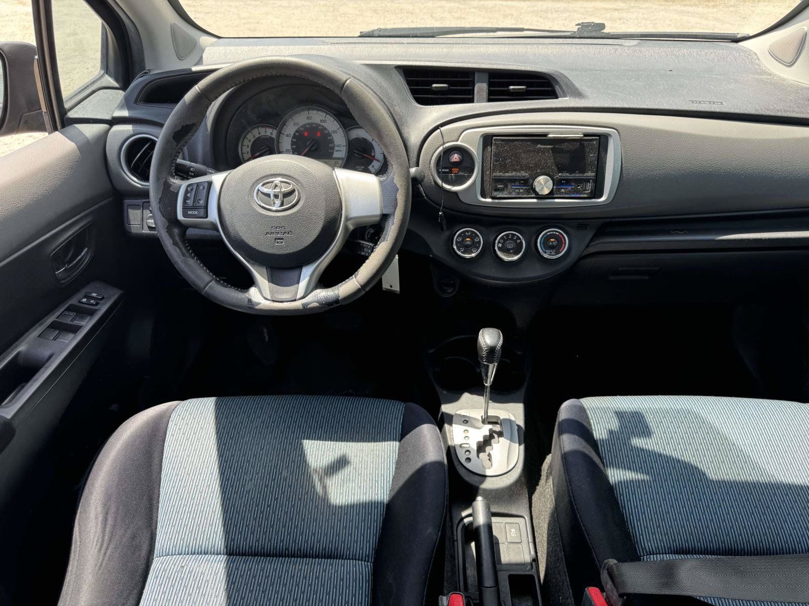 Used 2012 Toyota Yaris SE FWD image 10