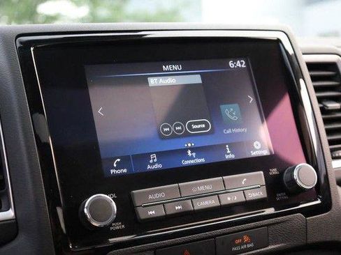Used 2022 Nissan Frontier SV w/ SV Premium Package AWD/4WD image 12