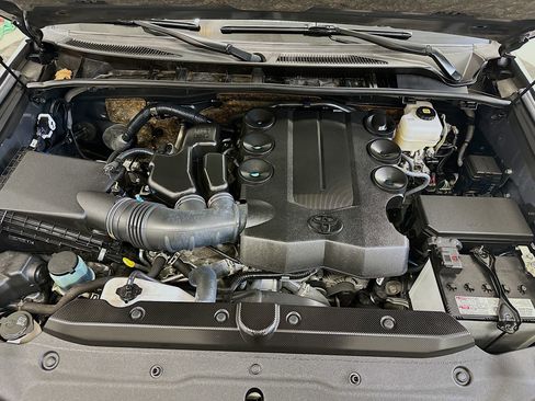 Used 2024 Toyota 4Runner TRD Off-Road Premium image 33