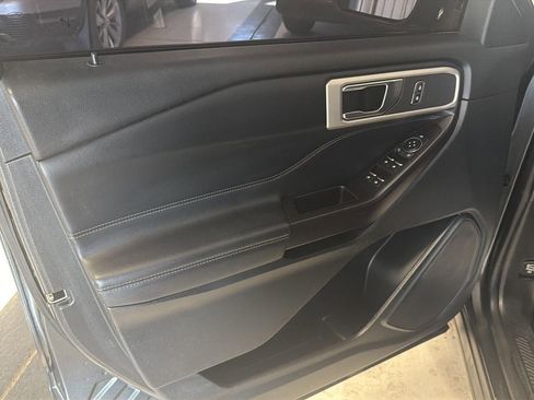 Used 2020 Ford Explorer XLT w/ Equipment Group 202A image 12