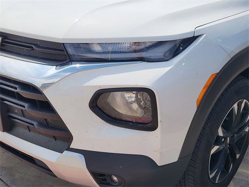 Used 2023 Chevrolet TrailBlazer LT w/ Convenience Package FWD image 8