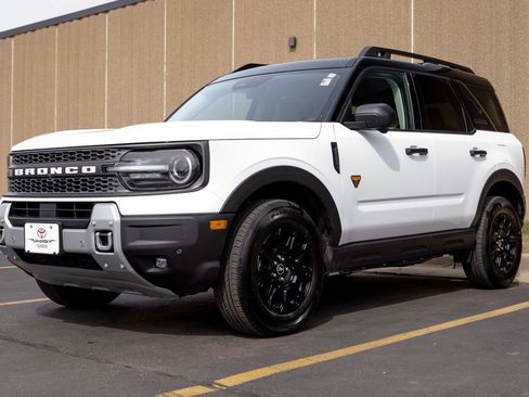 Used 2025 Ford Bronco Sport Badlands image 4