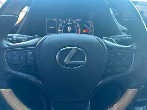 Used 2019 Lexus ES 350 Ultra Luxury w/ Accessory Package FWD image 8