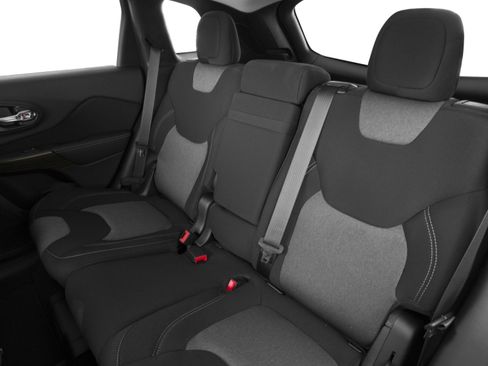 Used 2017 Jeep Cherokee Sport FWD image 8