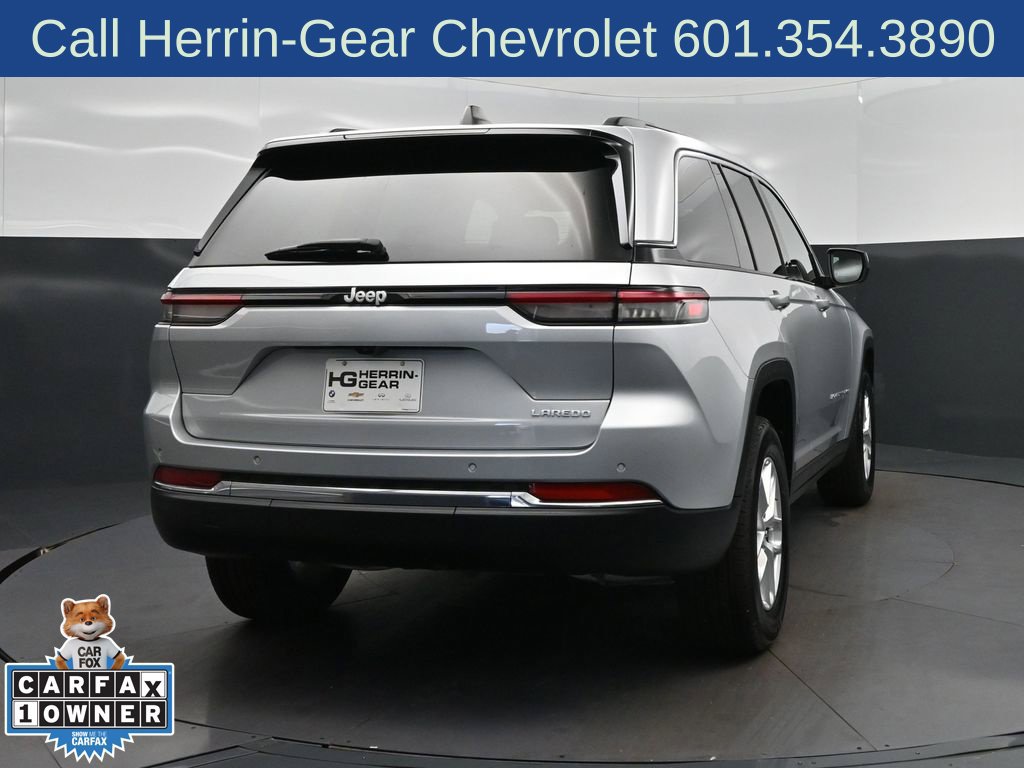 Used 2025 Jeep Grand Cherokee Laredo X w/ Luxury Tech Group I RWD image 7