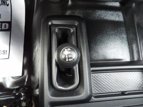 Used 2024 RAM 3500 Tradesman w/ Chrome Appearance Group AWD/4WD image 26