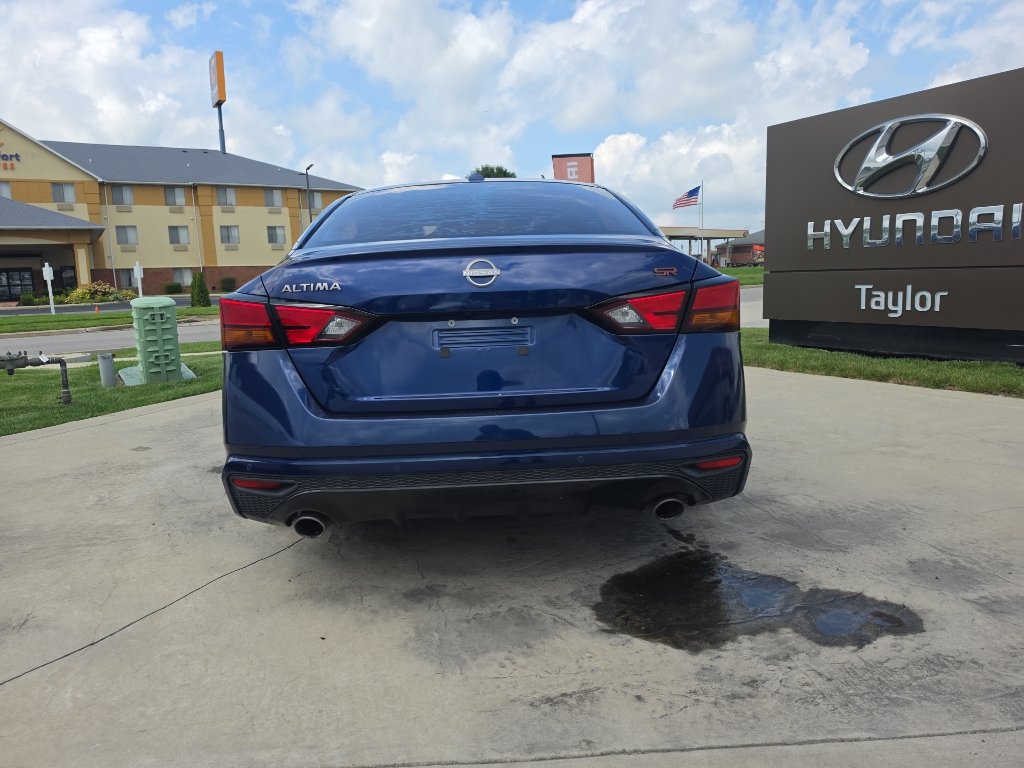 Used 2024 Nissan Altima 2.5 SR w/ SR Premium Package FWD image 6
