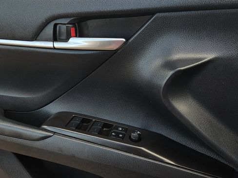Used 2022 Toyota Camry LE w/ Carpet Mat Package (TMS) FWD image 14