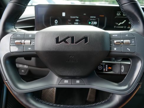 Used 2024 Kia EV9 GT-Line AWD/4WD image 25