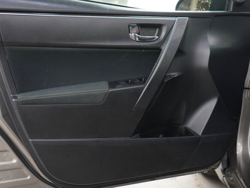 Used 2017 Toyota Corolla LE FWD image 17