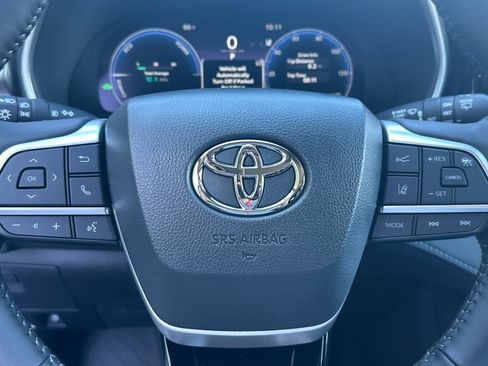 New 2026 Toyota Highlander Limited AWD/4WD image 26