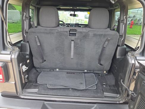 Used 2020 Jeep Wrangler Sport AWD/4WD image 13