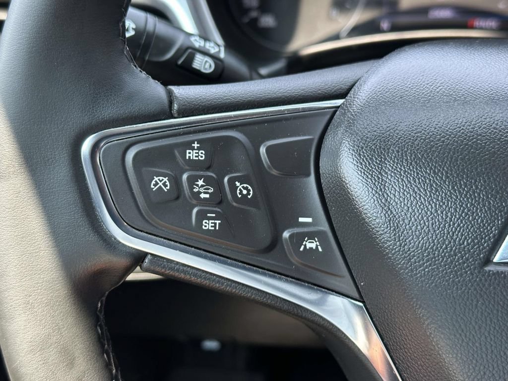Used 2023 Chevrolet Equinox LT AWD/4WD image 16